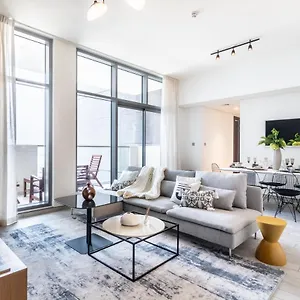 Eden's Homes & - Millennium Atria Residences شقة