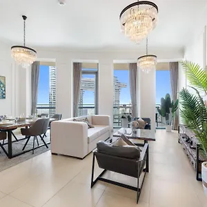 First Class 2br With Full Skyline & Sea View شقة
